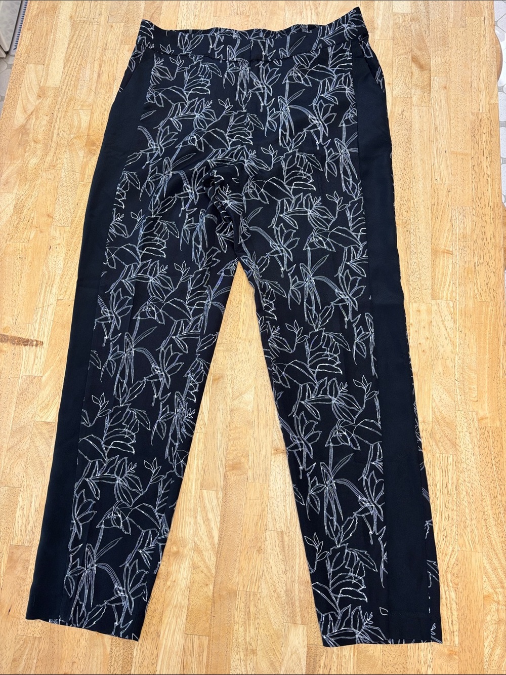 CROSBY by Mollie Burch Black White Abstract Floral Tuxedo Stripe Pants M